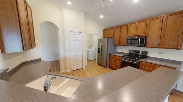 $3,300 | 515 South Valencia Circle Southwest, Vero Beach, FL 32968