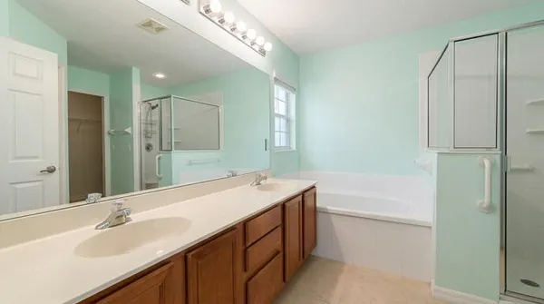 $3,300 | 515 South Valencia Circle Southwest, Vero Beach, FL 32968