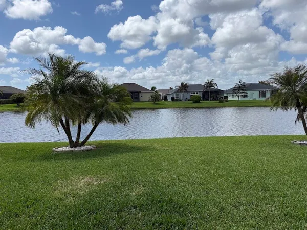 $3,300 | 515 South Valencia Circle Southwest, Vero Beach, FL 32968