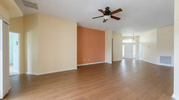 $3,300 | 515 South Valencia Circle Southwest, Vero Beach, FL 32968