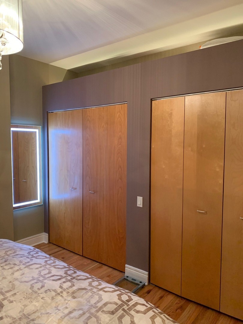 212 West Washington Street, Unit 1106 Chicago, IL 60606 - Photo 23 of 25 a view of hallway