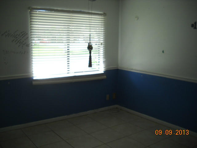 3001 Poolside Drive Greenacres, FL 33463 - Photo 8 of 11 DSCN2700