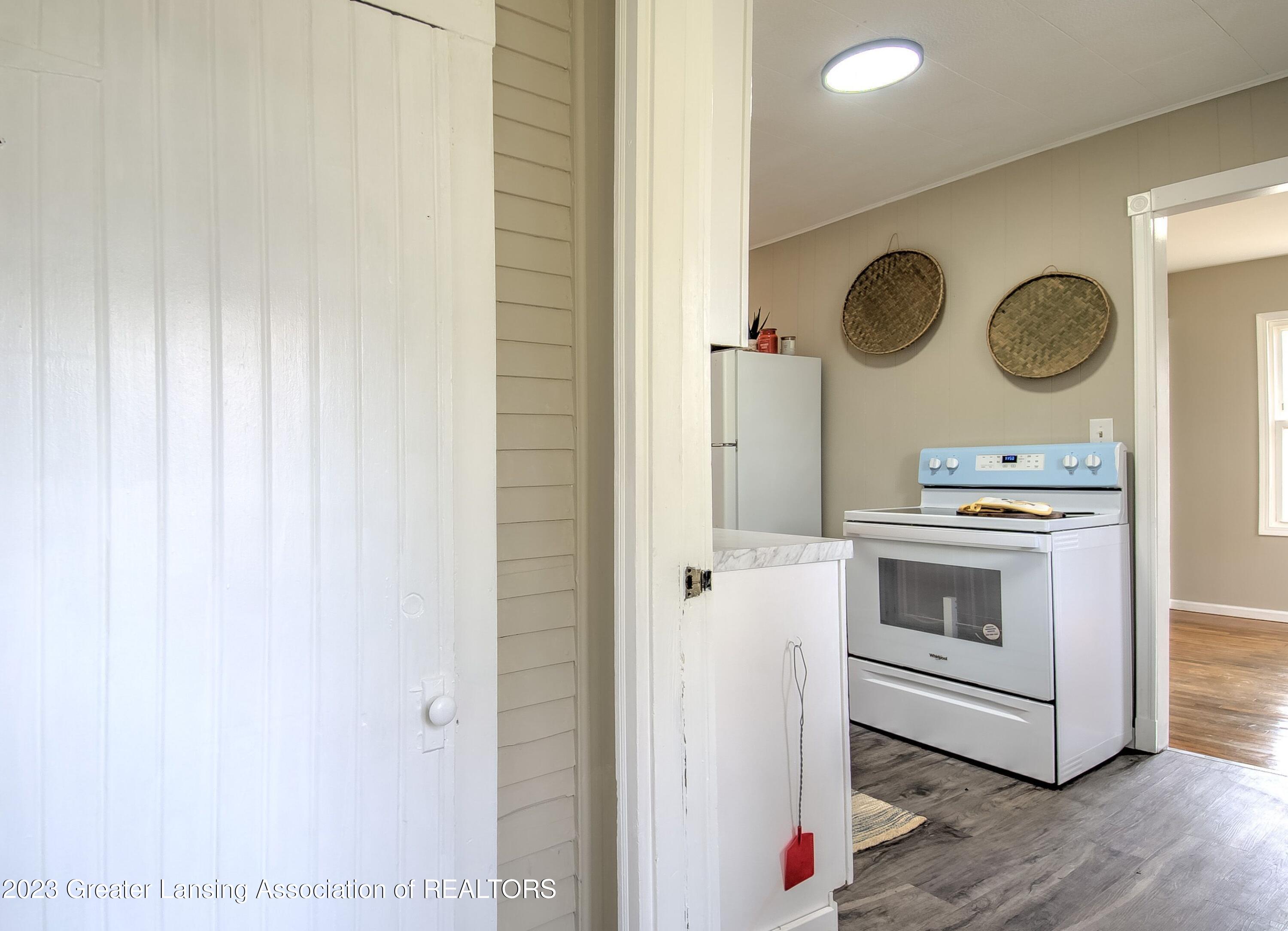 3001 Ingham Street Lansing, MI 48911 - Photo 5 of 27 Kitchen