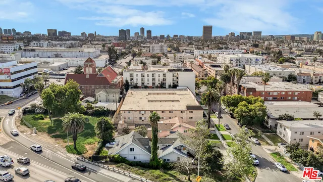 $1,450,000 | 532 North Berendo Street, Los Angeles, CA 90004