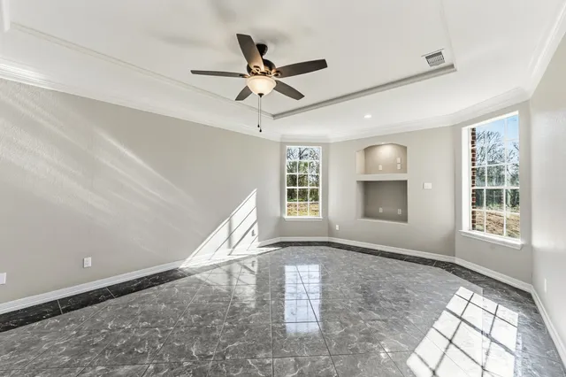 $799,000 | 33 Chandlers Way, Huntsville, TX 77320