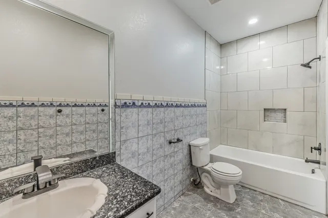 $799,000 | 33 Chandlers Way, Huntsville, TX 77320