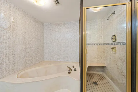 $560,000 | 4200 North Ocean Drive, Unit 11404, Singer Island, FL 33404