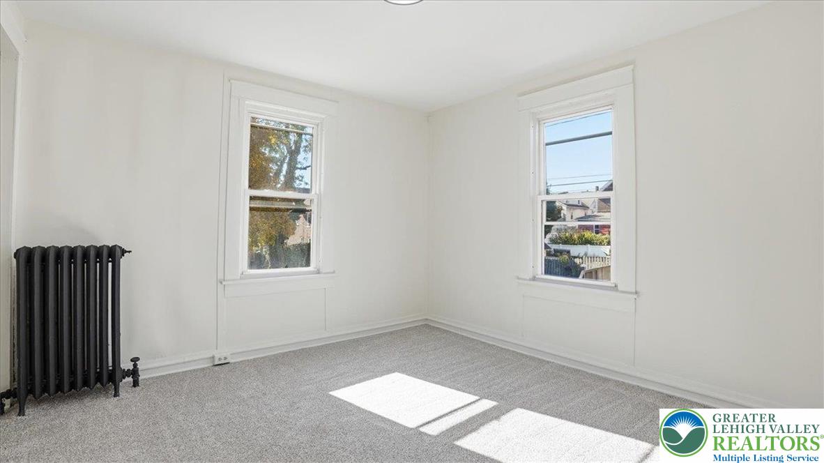 322 East Garrison Street Bethlehem, PA 18018 - Photo 13 of 24 an empty room with windows