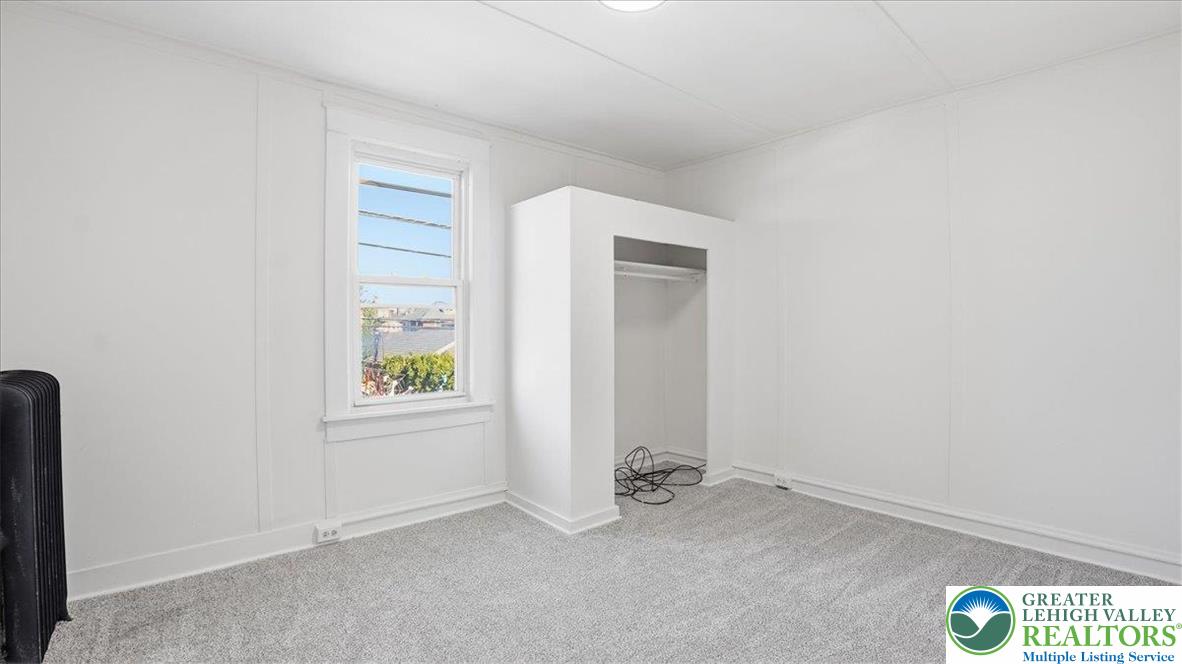 322 East Garrison Street Bethlehem, PA 18018 - Photo 16 of 24 an empty room with windows