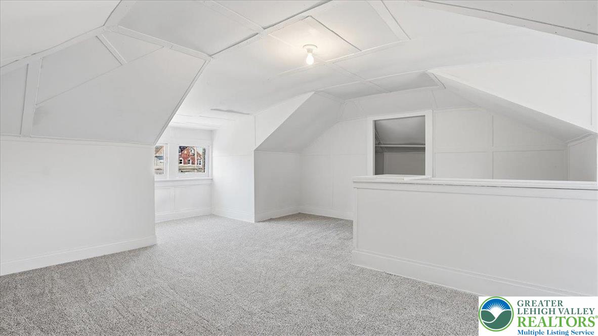 322 East Garrison Street Bethlehem, PA 18018 - Photo 18 of 24 an empty room with cabinet