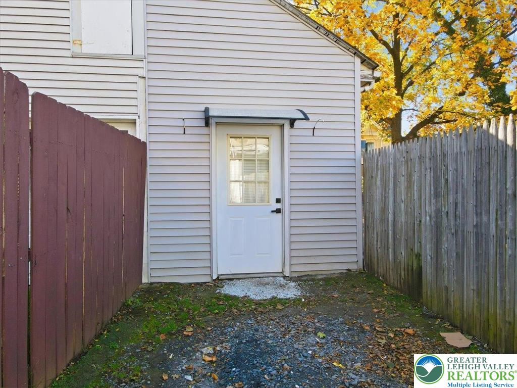 322 East Garrison Street Bethlehem, PA 18018 - Photo 21 of 24 a view of a house with a backyard
