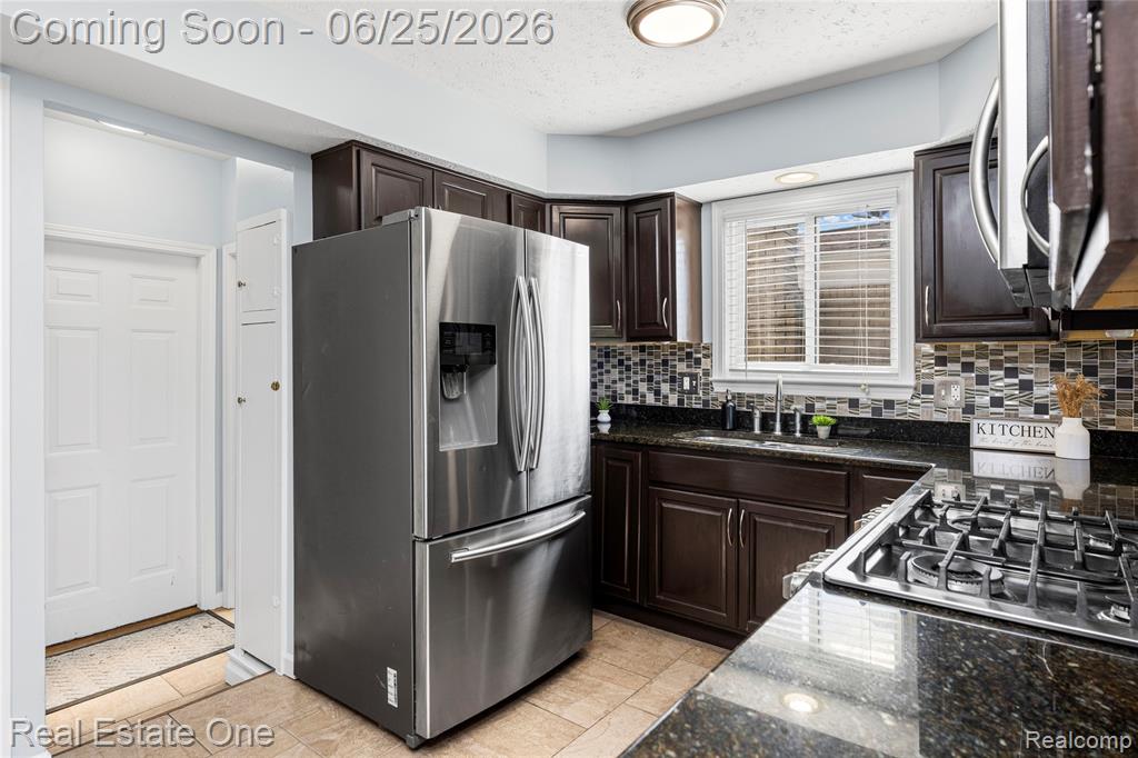 12235 Brougham Drive Sterling Heights, MI 48312 - Photo 13 of 52