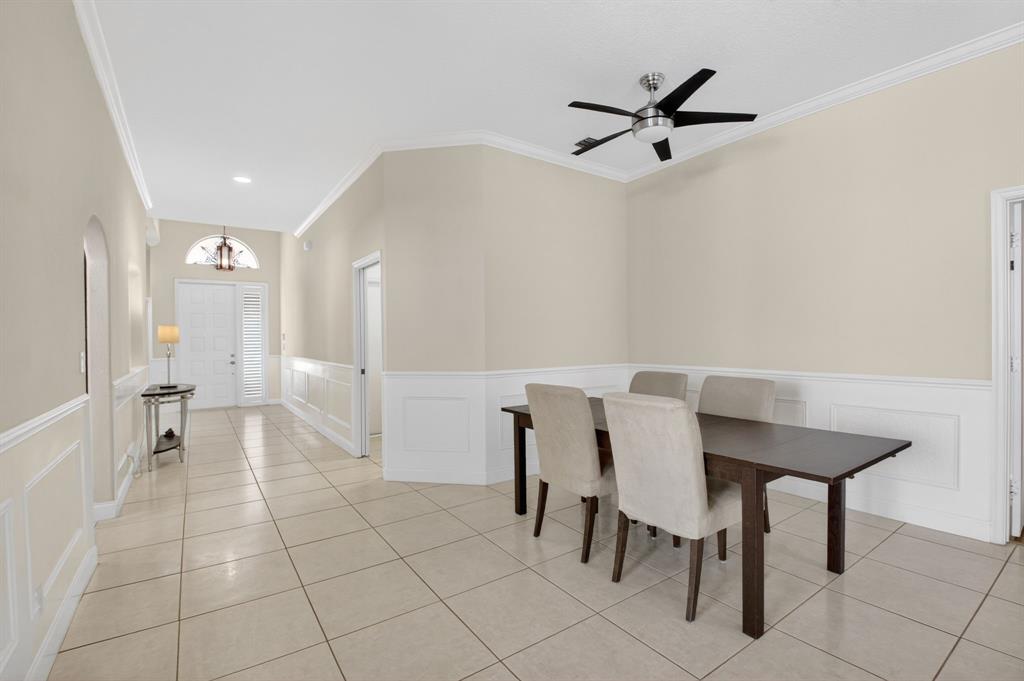 9696 Vineyard Court Boca Raton, FL 33428 - Photo 5 of 35