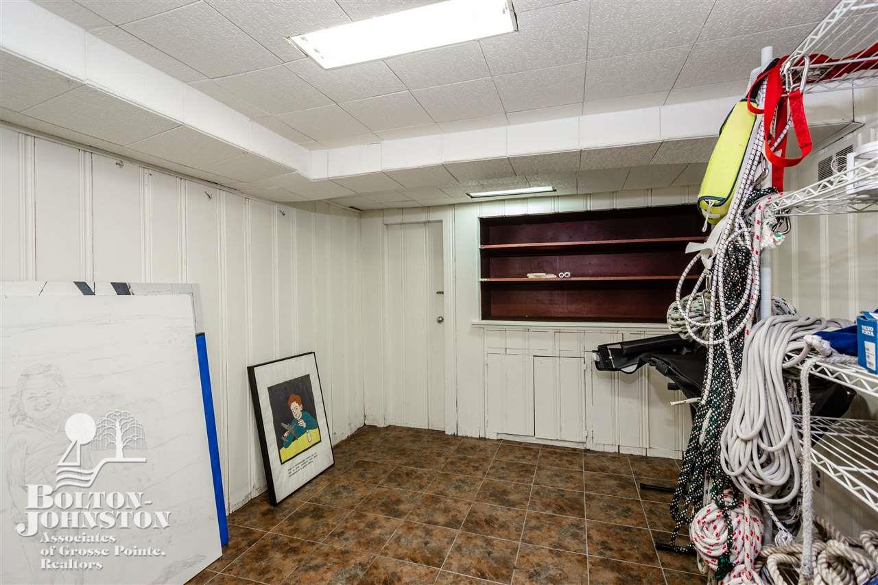 590 Barrington Road Grosse Pointe Park, MI 48230 - Photo 47 of 63