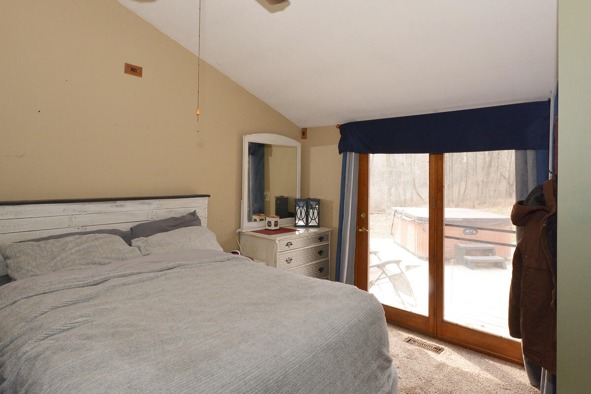 9680 South Enzian Road Delton, MI 49046 - Photo 13 of 40 9680sEnzian_13