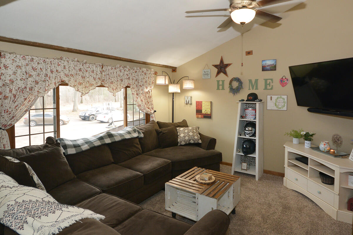 9680 South Enzian Road Delton, MI 49046 - Photo 4 of 40 9680sEnzian_04