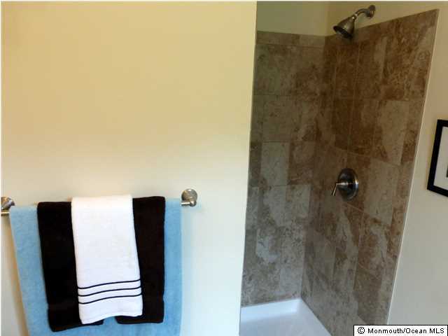 346 Diamond Road Jackson, NJ 08527 - Photo 20 of 23 a bathroom with a shower