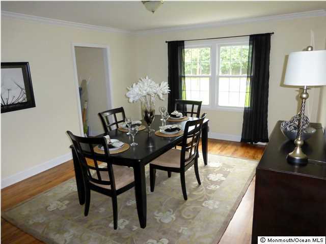346 Diamond Road Jackson, NJ 08527 - Photo 10 of 23 a dining room with furniture and window
