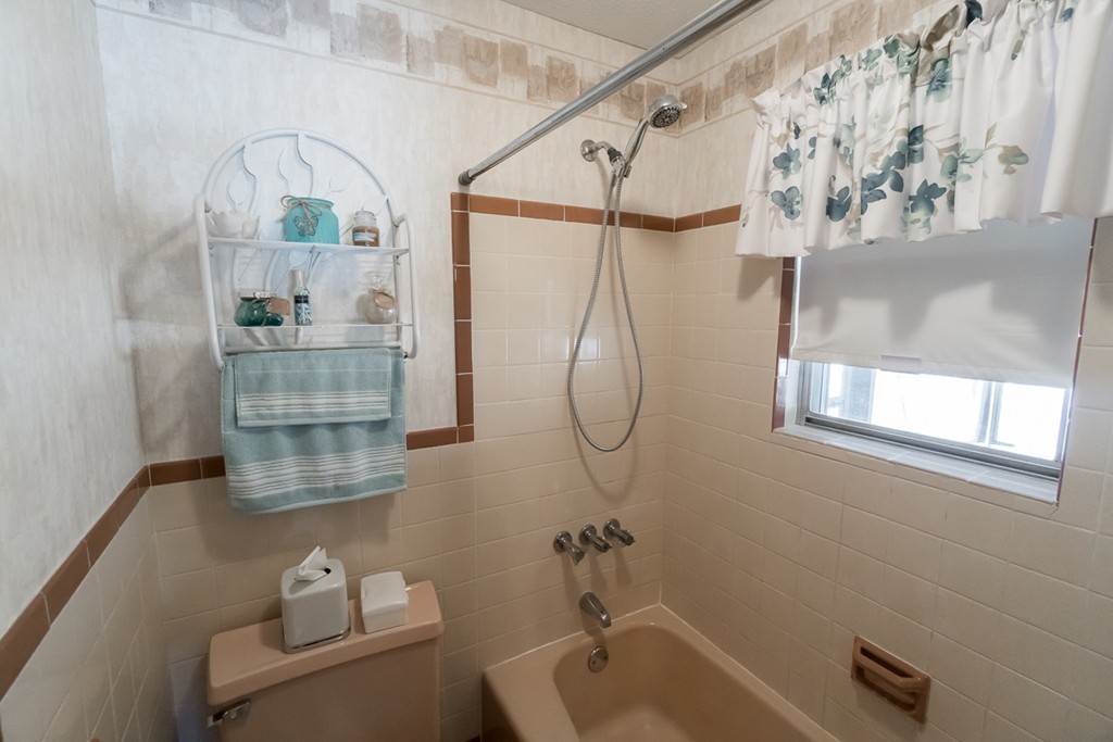 28 Whitney Road Peabody, MA 01960 - Photo 12 of 30 Gallery Image 12
