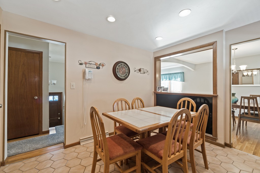 28 Whitney Road Peabody, MA 01960 - Photo 10 of 30 Gallery Image 10