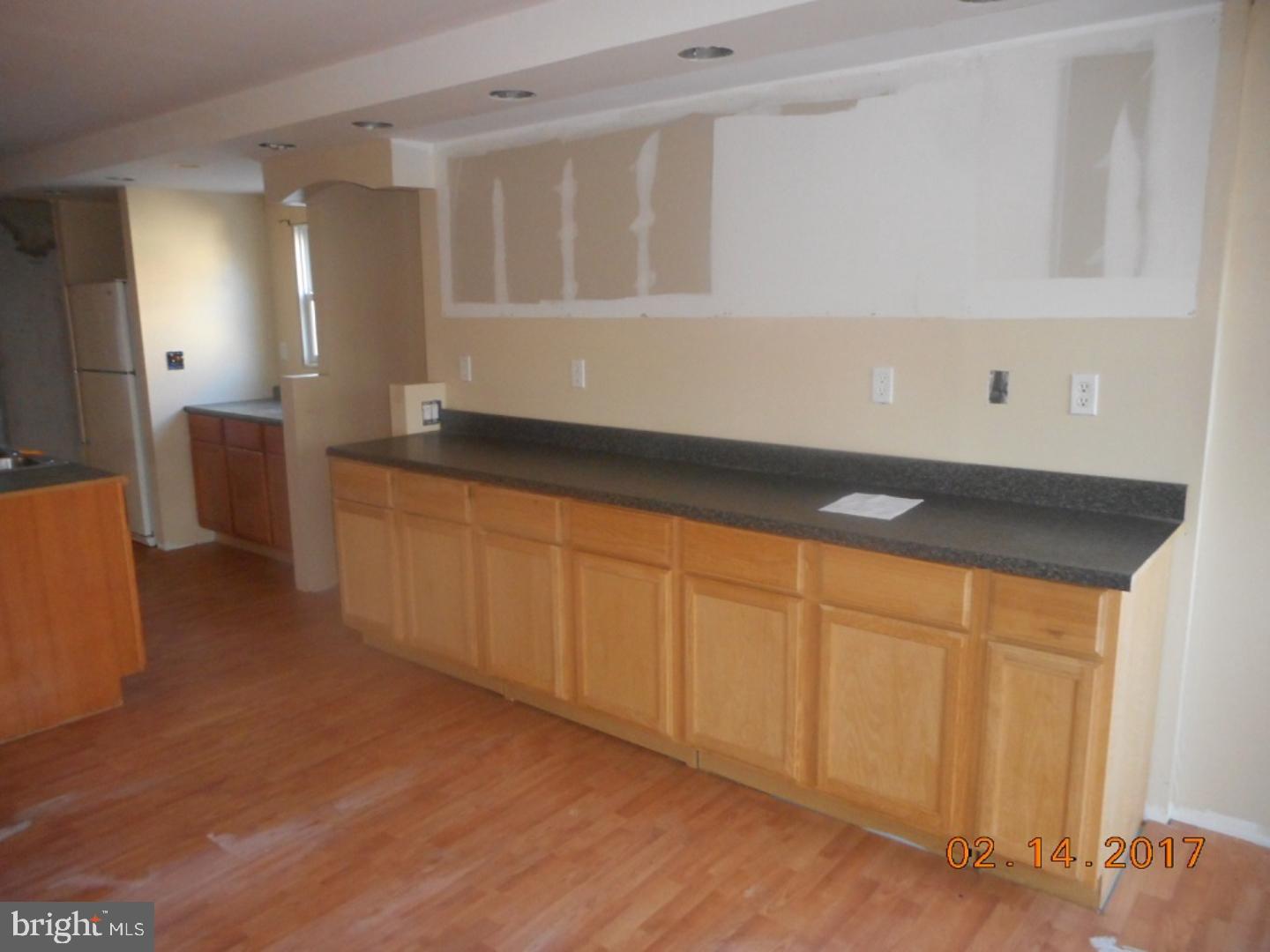 10 West Spring Garden Street Palmyra, NJ 08065 - Photo 3 of 10 Kitchen