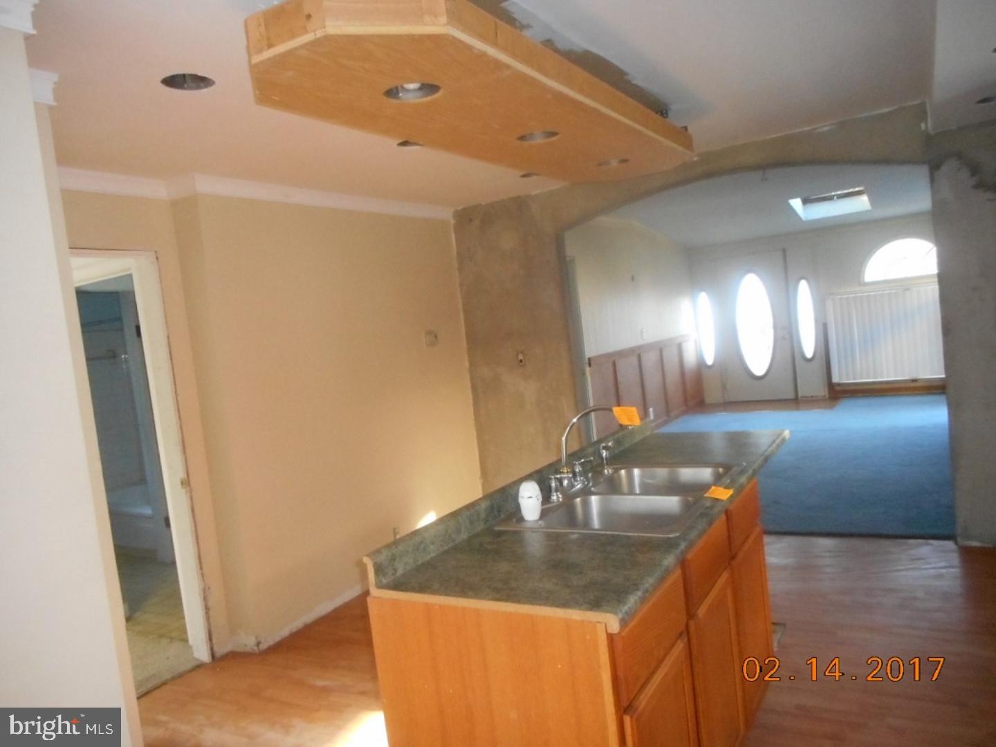 10 West Spring Garden Street Palmyra, NJ 08065 - Photo 4 of 10 Kitchen