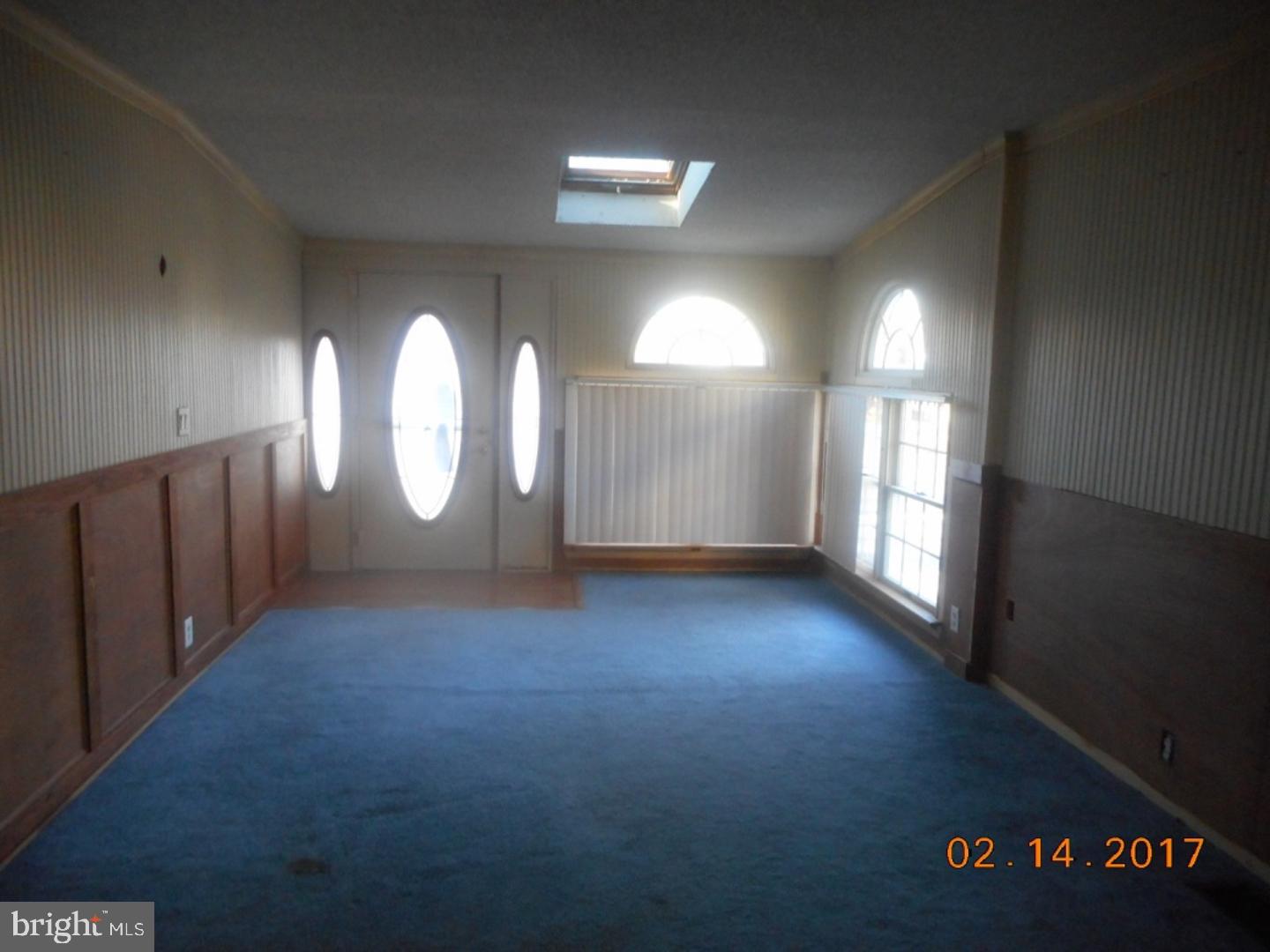 10 West Spring Garden Street Palmyra, NJ 08065 - Photo 5 of 10 Foyer