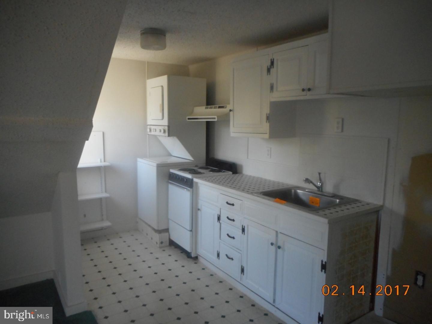 10 West Spring Garden Street Palmyra, NJ 08065 - Photo 8 of 10 Kitchen