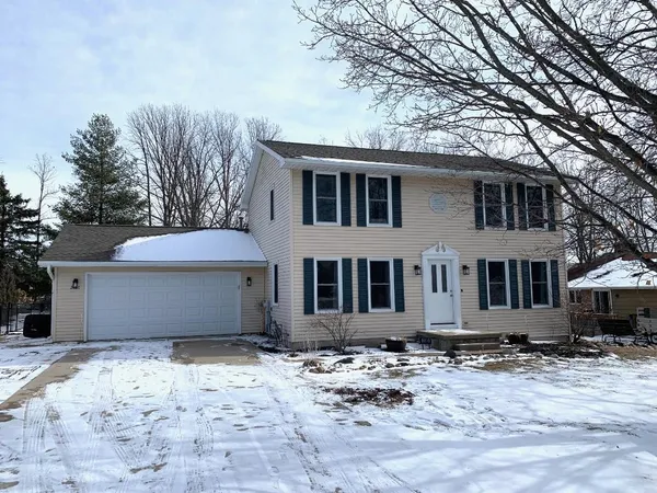 $369,900 | 2180 Spring Creek Circle, Green Bay, WI 54311