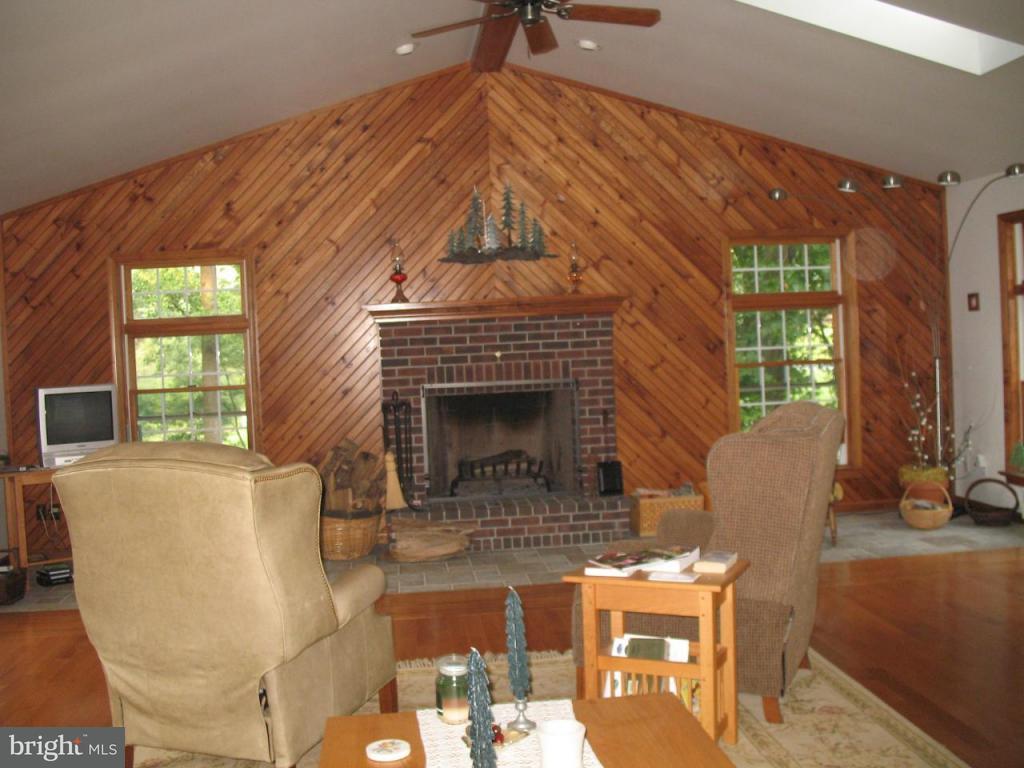 1762 Quarry Road Lebanon, PA 17046 - Photo 7 of 12 Gallery Image 7