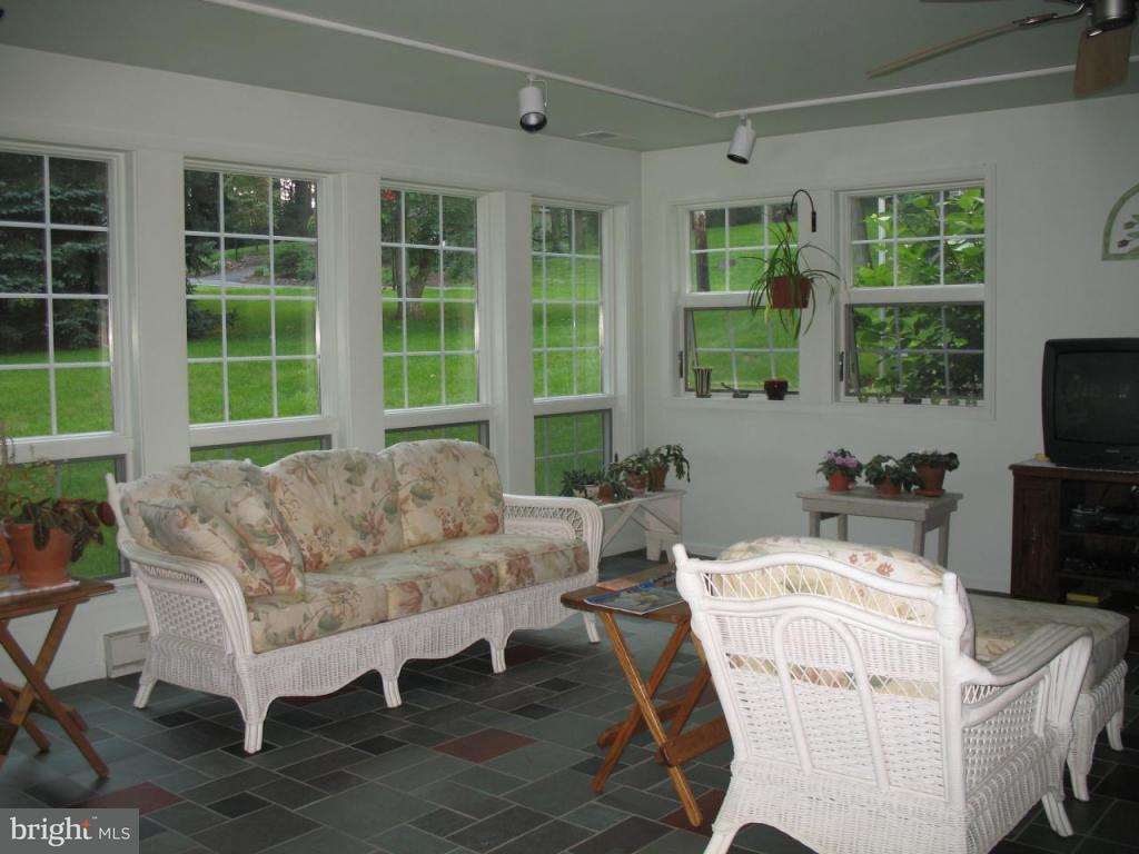 1762 Quarry Road Lebanon, PA 17046 - Photo 9 of 12 Gallery Image 9