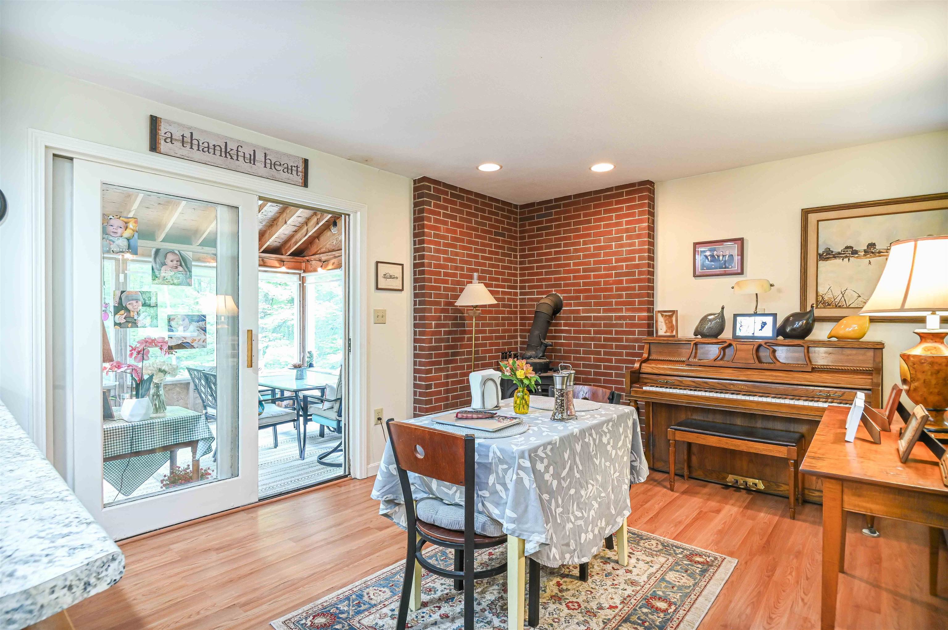 18 Robinson Road Bow, NH 03304 - Photo 3 of 58