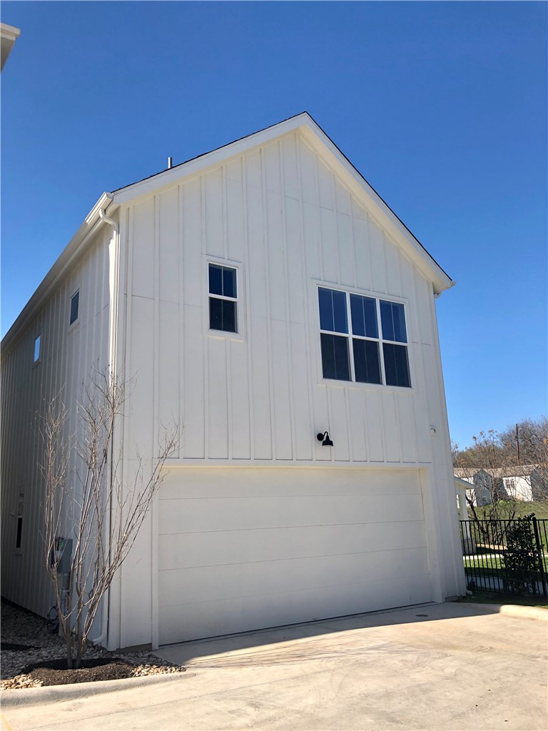 2624 Metcalfe Road, Unit 6 Austin, TX 78741 - Photo 12 of 14 Enjoy your 2 car garage!
