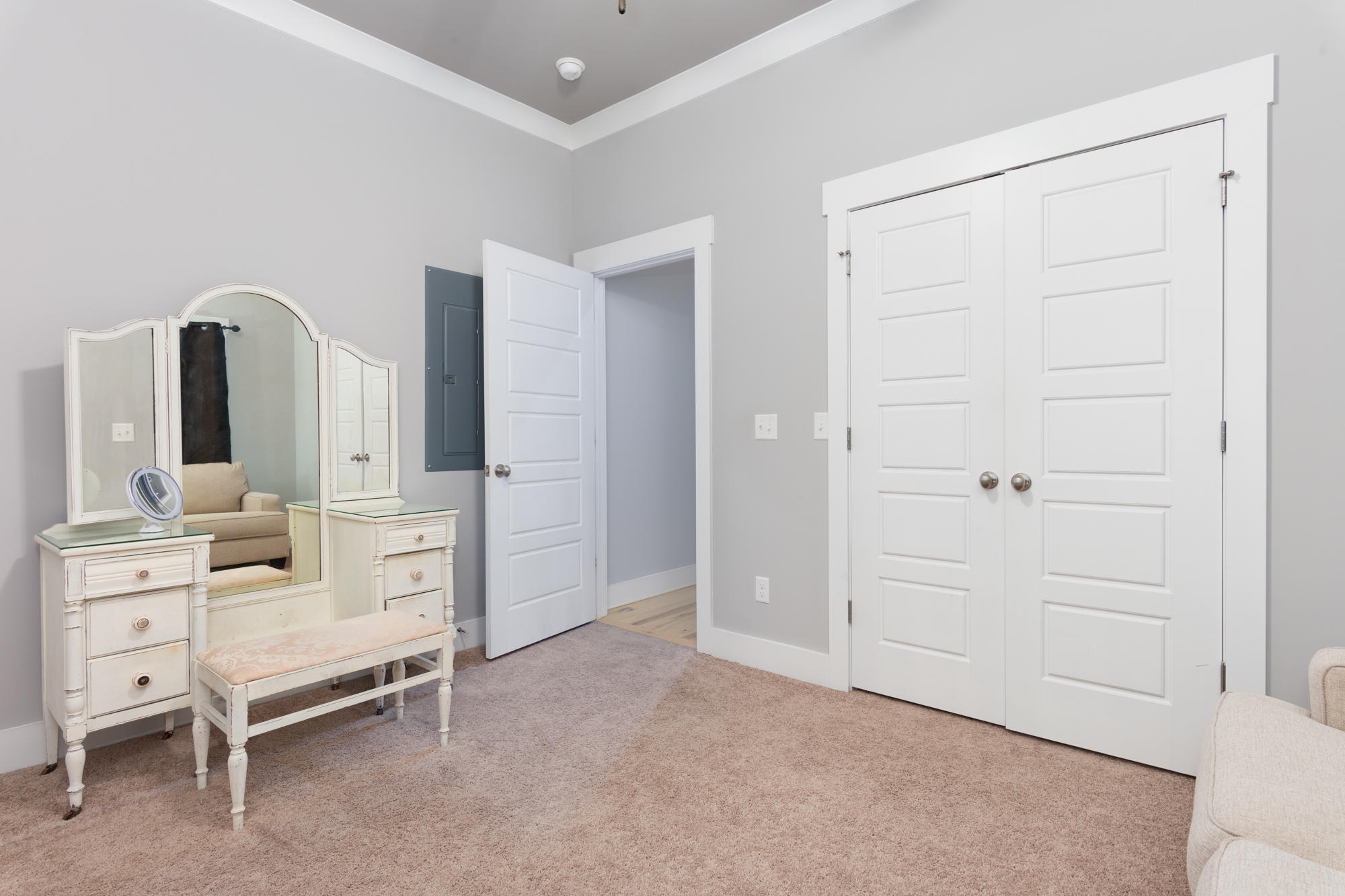 1027 Winthrop Street Chattanooga, TN 37405 - Photo 17 of 22 Guest Bed 2