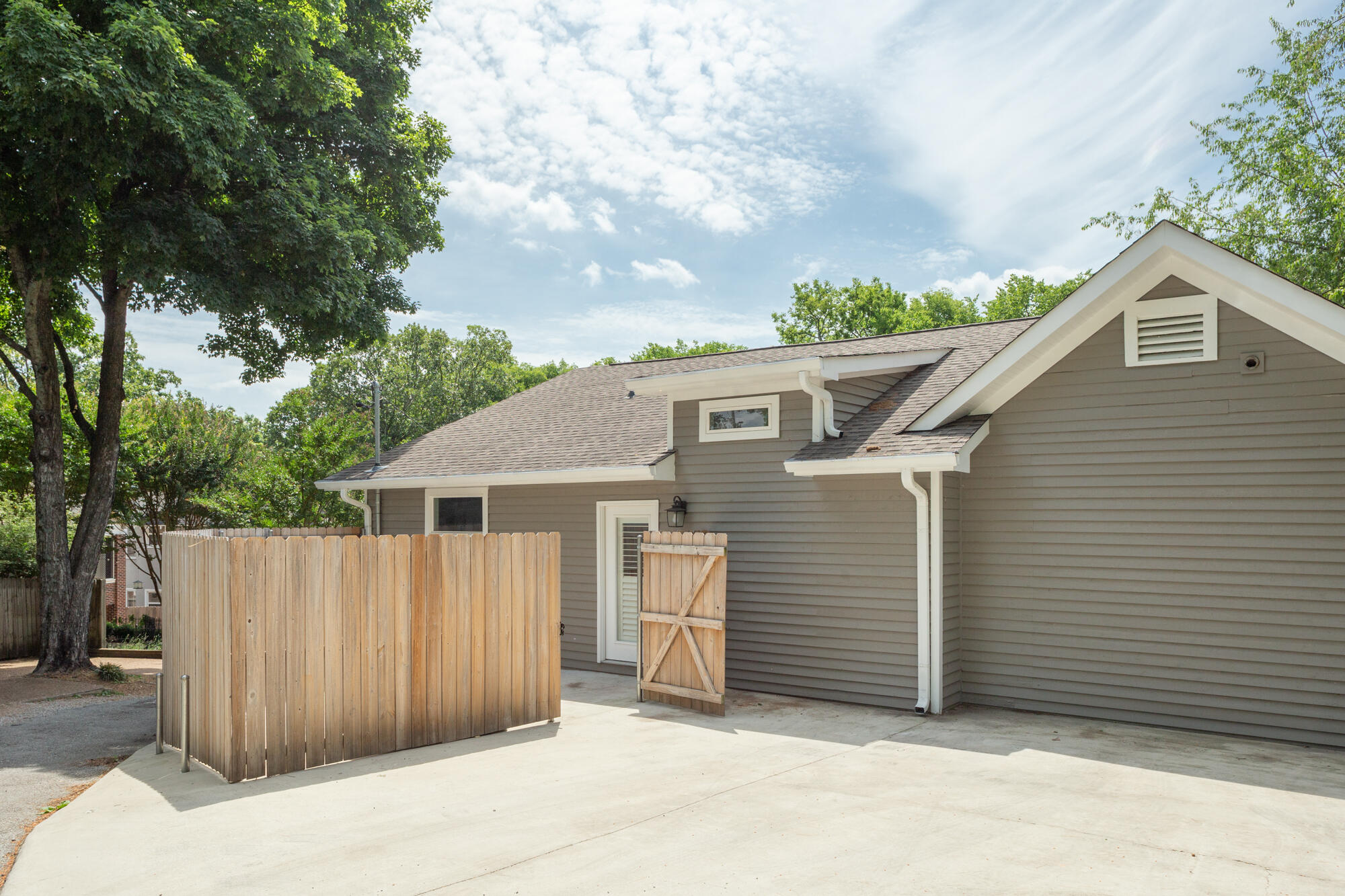 1027 Winthrop Street Chattanooga, TN 37405 - Photo 19 of 22 Parking & Back Patio