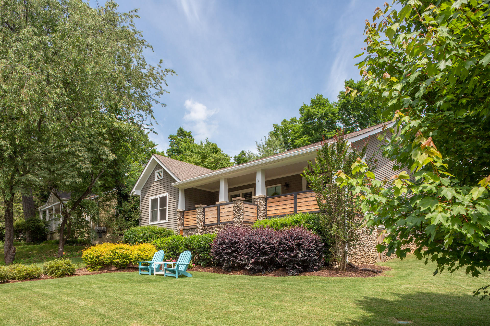 1027 Winthrop Street Chattanooga, TN 37405 - Photo 2 of 22 Front 2