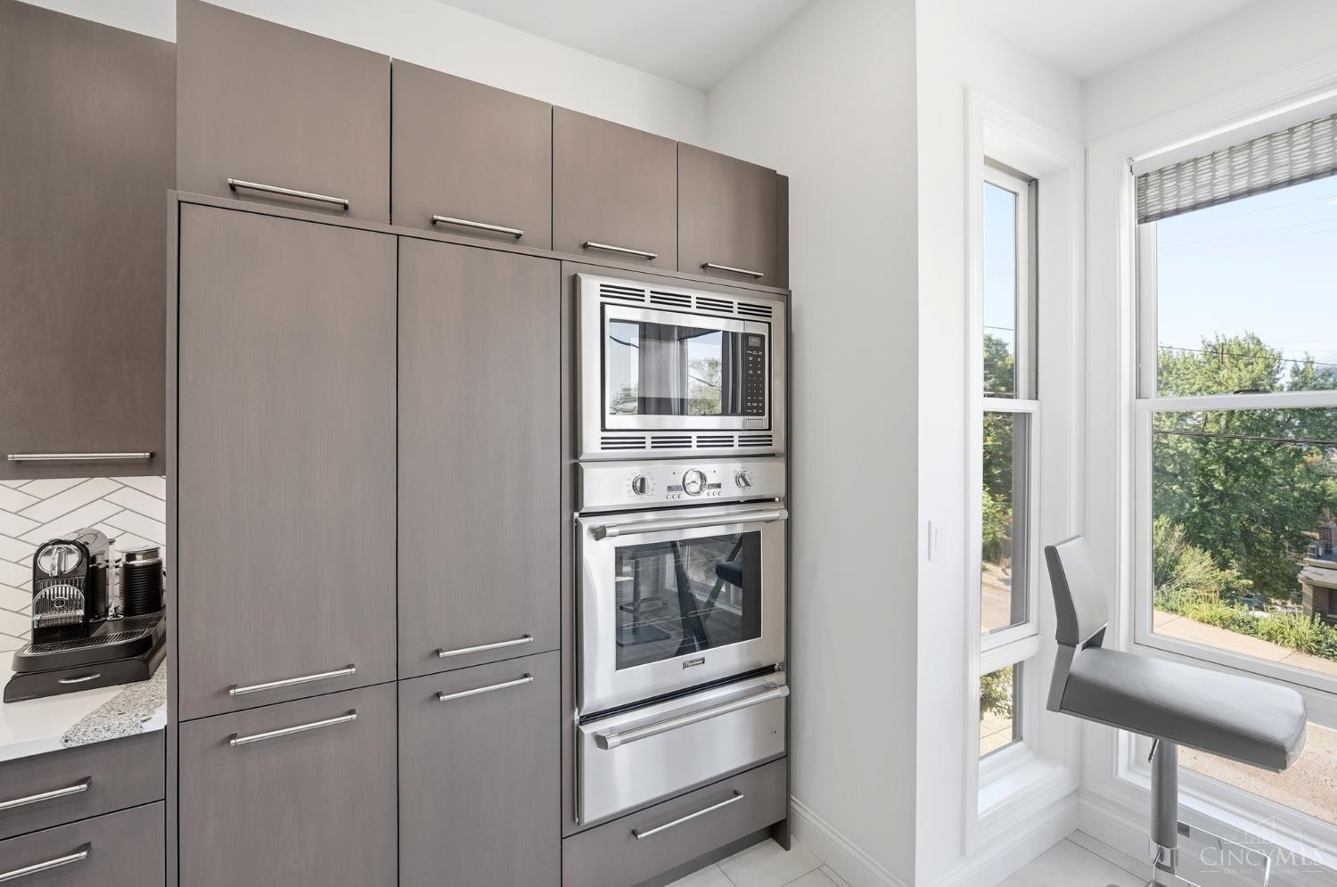 336 Boal Street Cincinnati, OH 45202 - Photo 6 of 90
