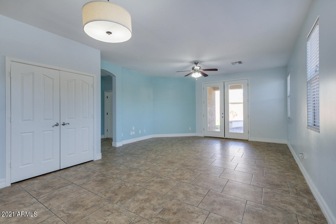 8712 West Cordes Road Tolleson, AZ 85353 - Photo 4 of 29 04-Cordes
