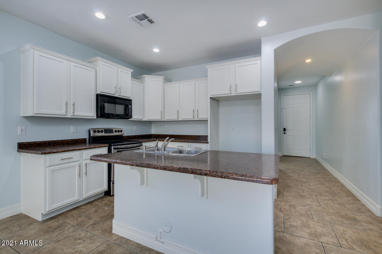 8712 West Cordes Road Tolleson, AZ 85353 - Photo 8 of 29 08-Cordes