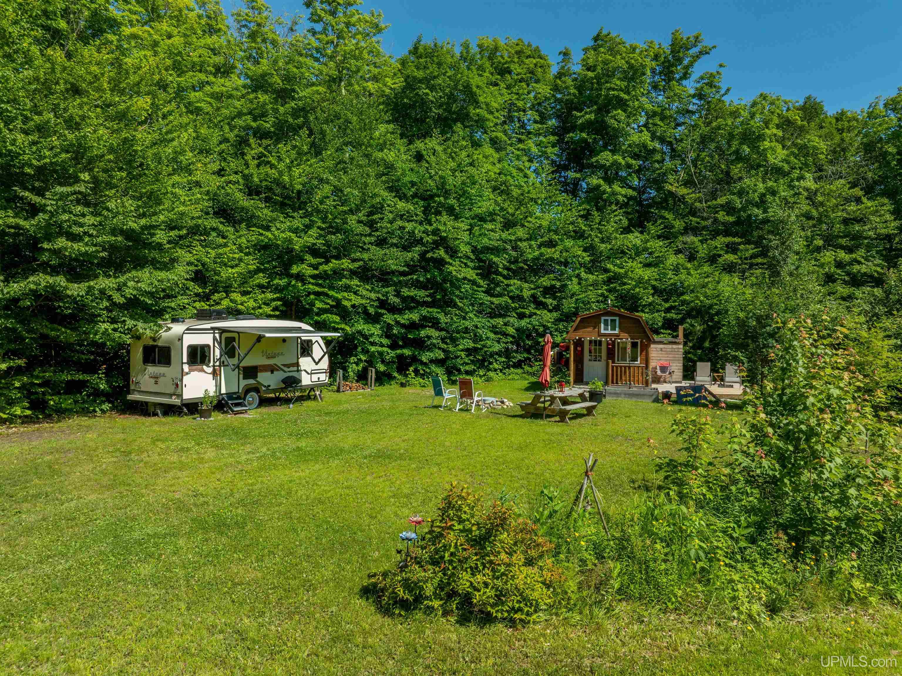 N7772 Ridge Road Munising, MI 49862 - Photo 4 of 33 Gallery Image 4