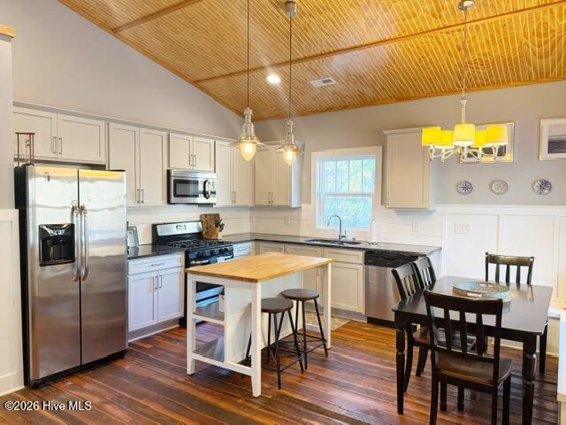994 Mill Creek Road, Unit B Minnesott Beach, NC 28510 - Photo 11 of 35 kitchen-dining