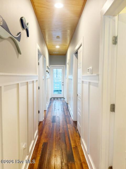 994 Mill Creek Road, Unit B Minnesott Beach, NC 28510 - Photo 20 of 35 hall to bedrooms