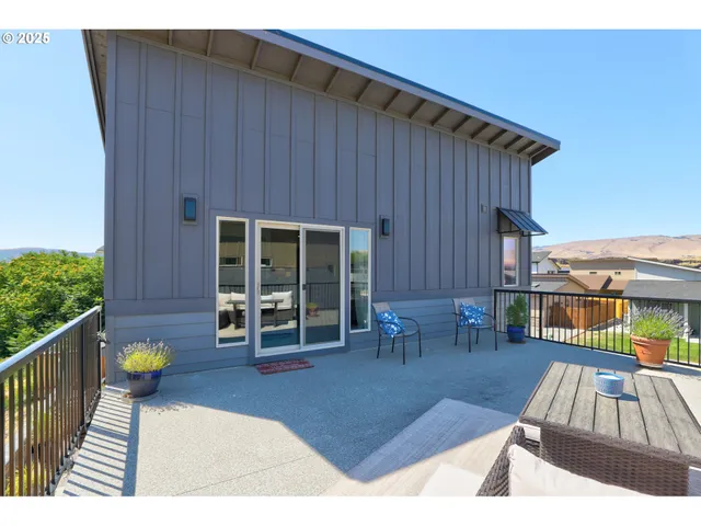 $549,000 | 110 Southshore Avenue, The Dalles, OR 97058