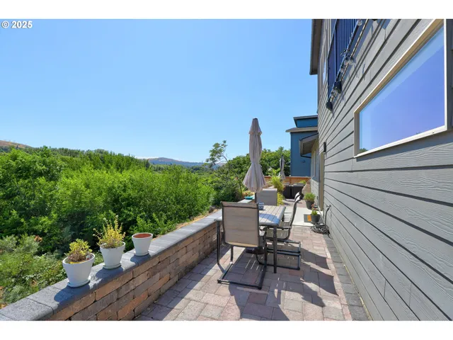 $549,000 | 110 Southshore Avenue, The Dalles, OR 97058