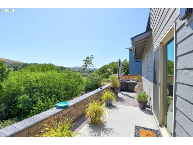 $549,000 | 110 Southshore Avenue, The Dalles, OR 97058