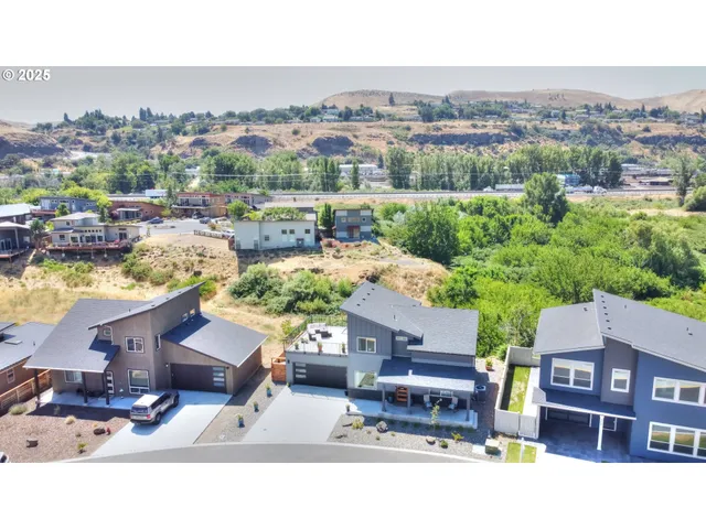 $549,000 | 110 Southshore Avenue, The Dalles, OR 97058