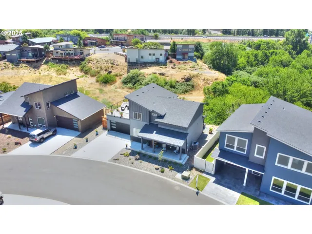 $549,000 | 110 Southshore Avenue, The Dalles, OR 97058