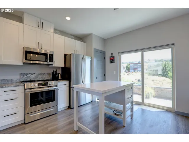 $549,000 | 110 Southshore Avenue, The Dalles, OR 97058