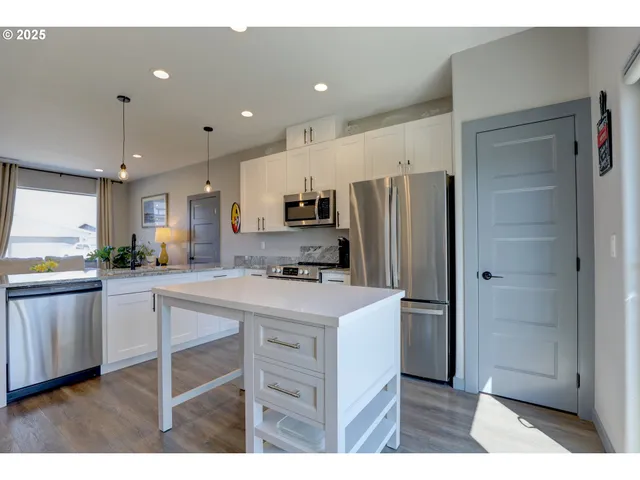 $549,000 | 110 Southshore Avenue, The Dalles, OR 97058