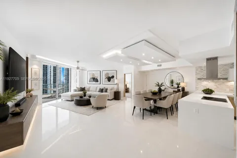$899,000 | 17301 Biscayne Boulevard, Unit 1803, North Miami Beach, FL 33160